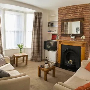 Holiday home 15 Saxon Road